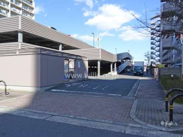 駐車場の出入り口
