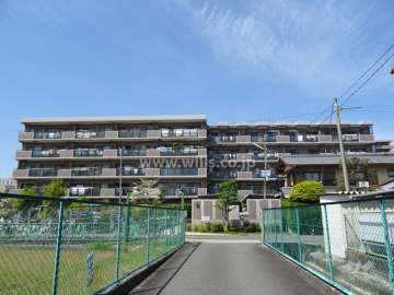 ステイツ茨木・奈良町の外観（南側から）