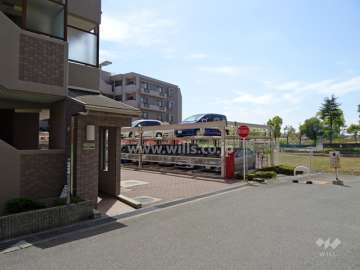 駐車場出入り口