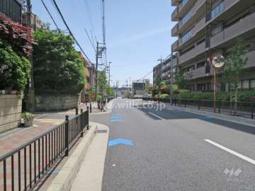 敷地東側の前面道路