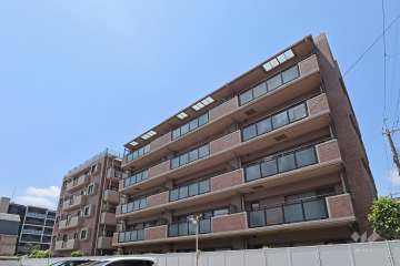 ステイツ茨木・奈良町アネックスの外観（北東側から）