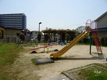 敷地に隣接する『東灘天王1丁目児童遊園』