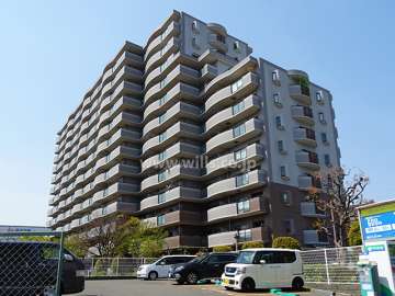 ステイツ南茨木の外観（南東側から）