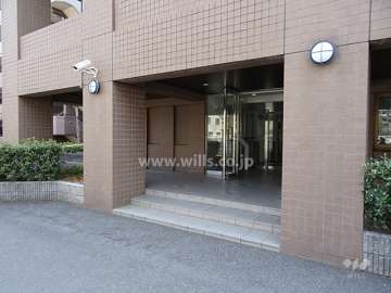 西側エントランス