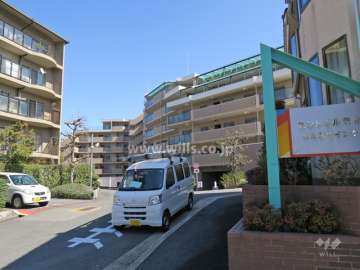 セントラル茨木ヒルズウィングの外観(西側から)