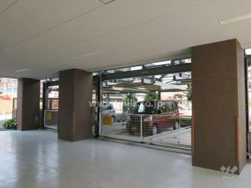 敷地内駐車場（屋内機械式）