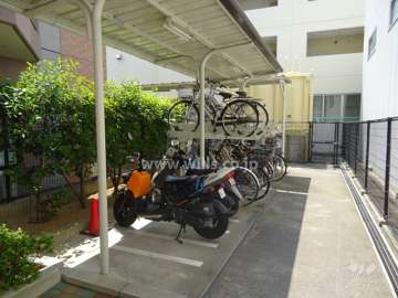 バイク置場、自転車置場