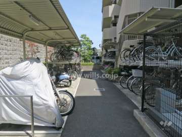 駐輪場とバイク置場