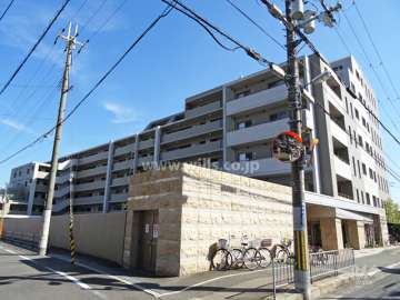 プラウド茨木東宮町の外観（北西側から）