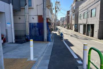 敷地北西側の前面道路