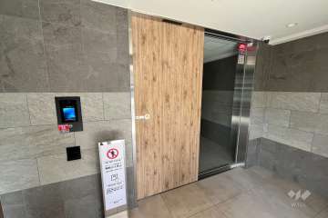 エントランスはオートロック付きです。