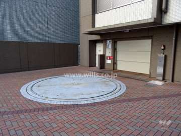 タワー式駐車場と回転板