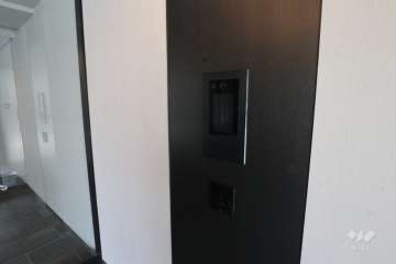 エントランスはオートロック付きです。