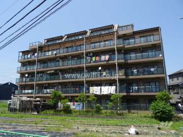 プレジール茨木郡山の外観（南東側から）