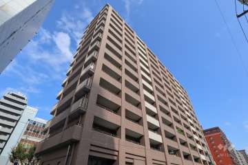 ローレルコート・エスタ上本町の外観（南西側から）
