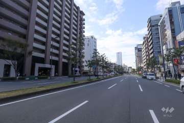 敷地北側の前面道路（千日前通）