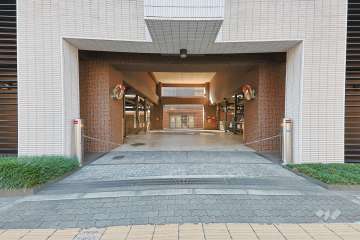 駐車場の出入り口（リングシャッター付き）