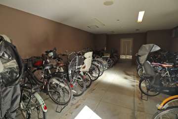 駐輪場（屋内）