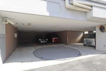 駐車場の出入り口