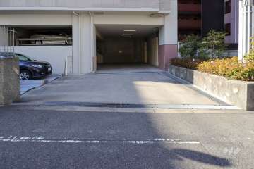 駐車場の出入り口