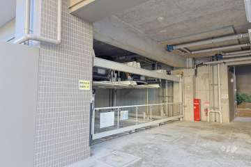 敷地内駐車場（屋内機械式）