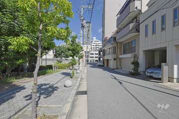 敷地東側の前面道路