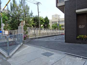 駐車場出入り口
