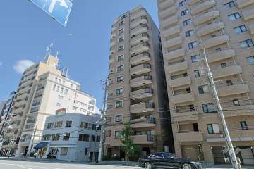 グランシティオ上本町の外観（南西側から）
