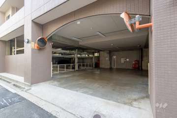 駐車場の出入り口　