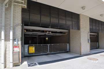 敷地内駐車場（屋内機械式）