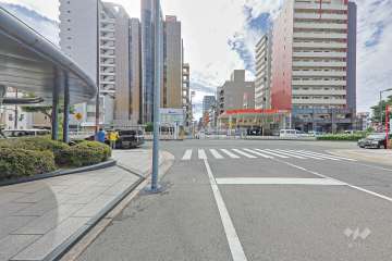 敷地の西側前面道路（北側から）
