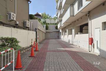 駐車場の出入り口
