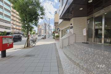 敷地の東側前面道路（北側から）