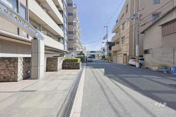 敷地南側の前面道路　