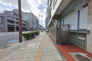 敷地の東側前面道路（北側から）