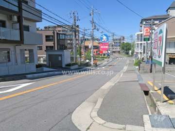 敷地東側の前面道路