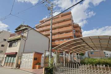 ライオンズマンション上本町第2の外観（南東側から）