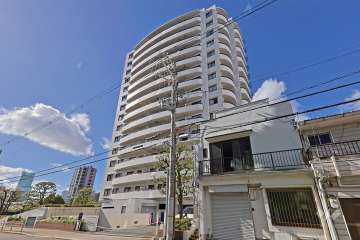 グランフェルティ夕陽ヶ丘の外観（北東側から）