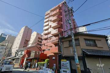 ライオンズマンション上六第3の外観（北東側から）