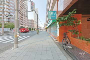 敷地東側の前面道路
