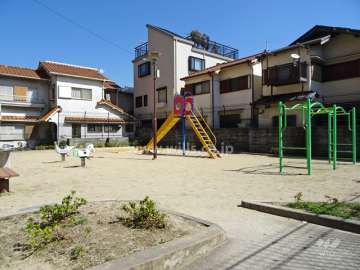 敷地東側にある公園
