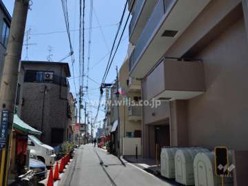 敷地東側の前面道路