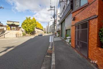 敷地北西側の前面道路　