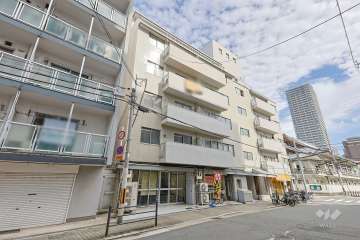 吉祥苑マンションの外観（南西側から）