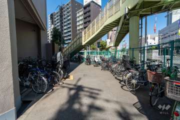 敷地東側の前面道路
