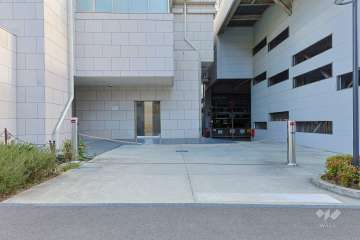 駐車場の出入り口（リングシャッター付き）