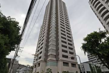 ローレルタワー夕陽丘イーストレジデンスの外観（南東側から）