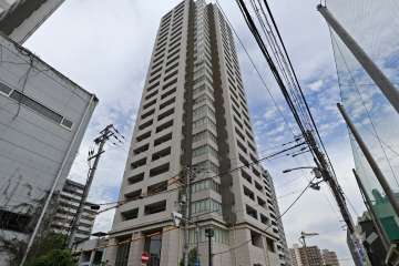 ローレルタワー夕陽丘イーストレジデンスの外観（南西側から）