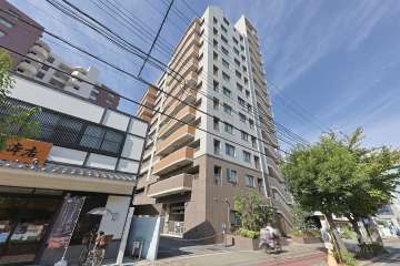 ファミール四天王寺東の外観（南東側から）