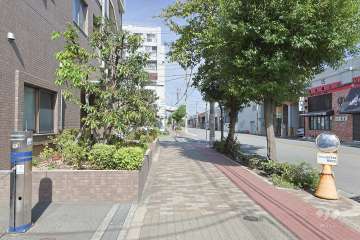 敷地東側の前面道路